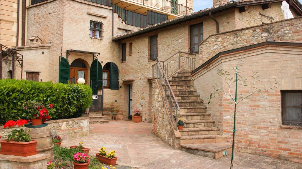 Il Pozzo Di Sant'Andrea Bed & Breakfast Siena Eksteriør bilde